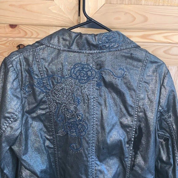 Chico’s Platinum metallic shimmery gray embroidered jacket size 1 (M/8) - Picture 4 of 5
